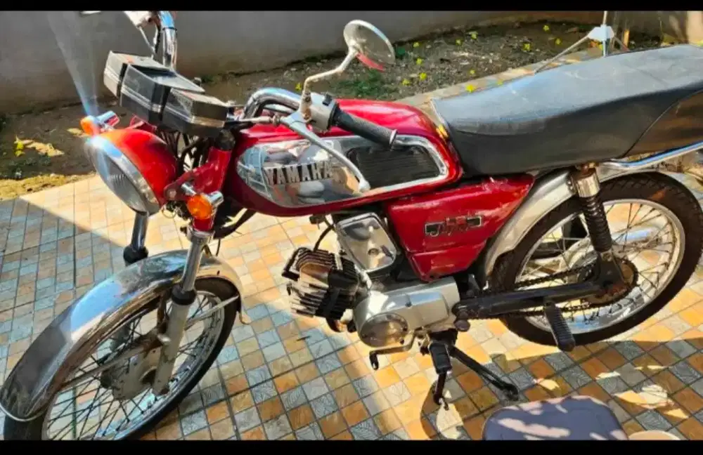 Motor jadul antik Yamaha L2
