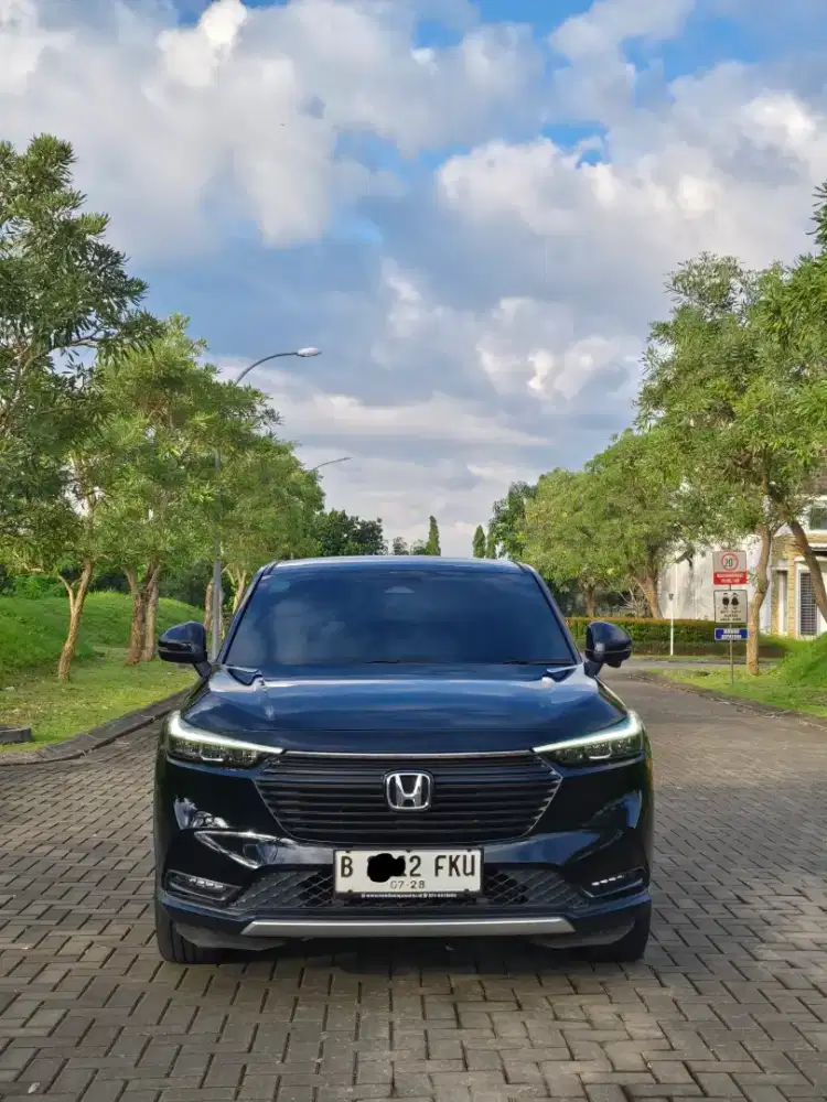 Pribadi Honda HRV SE 2023 Panoramic, Low KM, Tgn 1 dari Baru