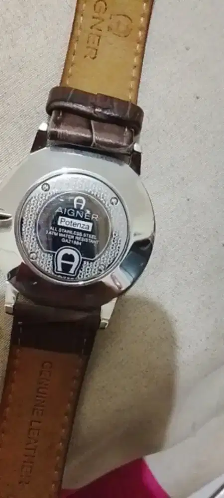 Jam tangan AIGNER