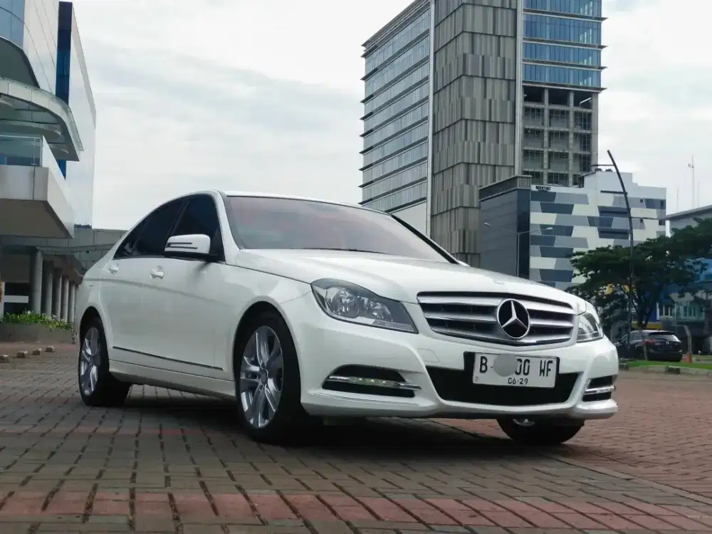 Mercedes Benz C-Class c 200 2014 km 30 RB antik murah