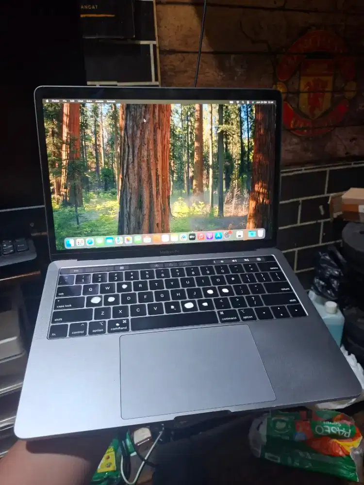 Macbook Pro 2017 Touchbar Fungsi Normal Siap Pakai