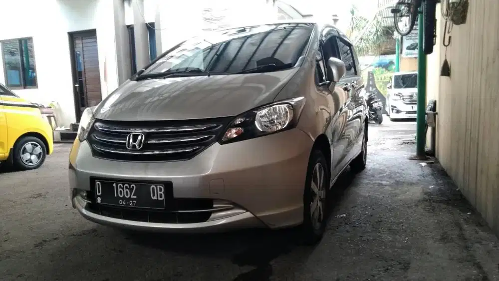 LOW KM DP 5 JT Honda Freed E PSD 1.5 AT 2012 Top