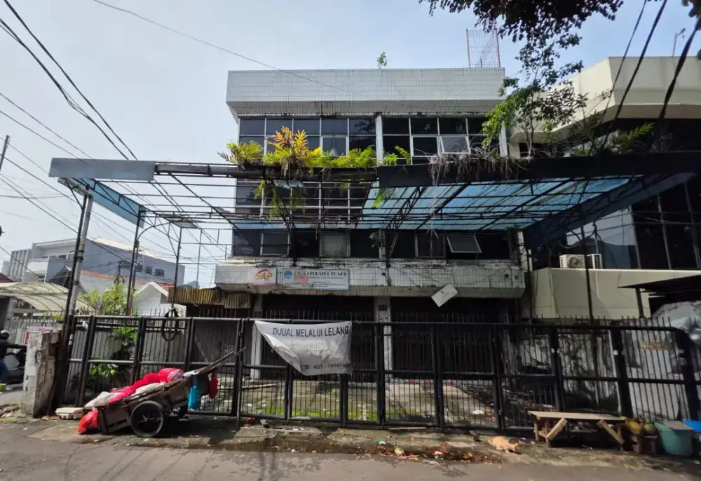 RUKO HUK PARKIR LUAS PINGGIR JALAN RAYA