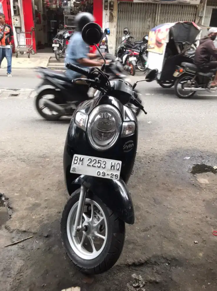 Scoopy stylish 2018