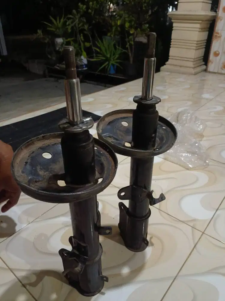 Jual cepat shockbreaker original all new corolla satu set