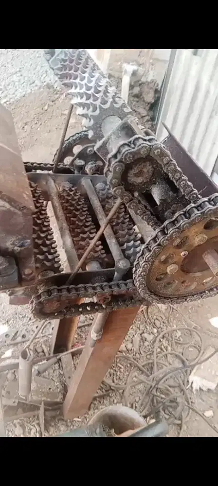 Gigi mesin serbuk kayu