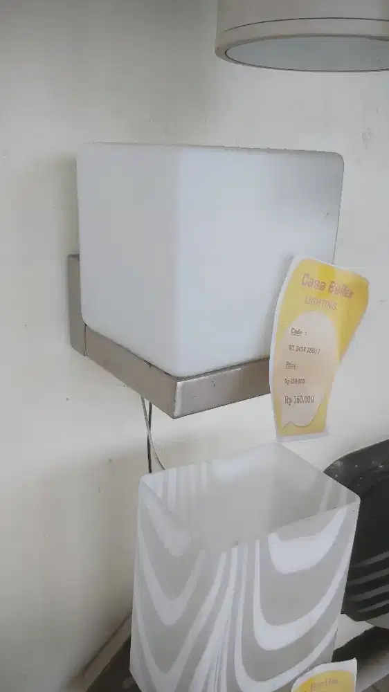LAMPU DINDING MINIMALIS
