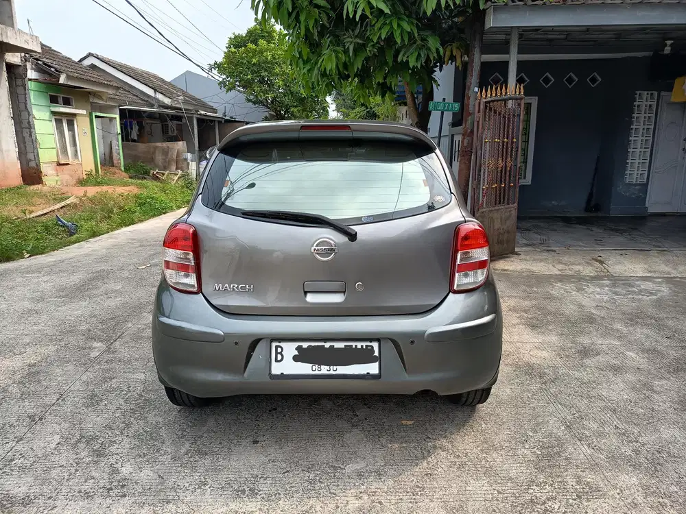 Nissan March 2011 Bensin