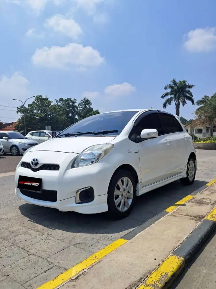 Toyota Yaris E AT 2013