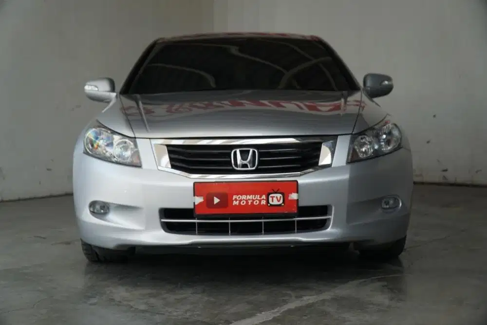 Honda Accord VTIL 2.4 Matic AT tahun 2010 silver DP minim 18 juta
