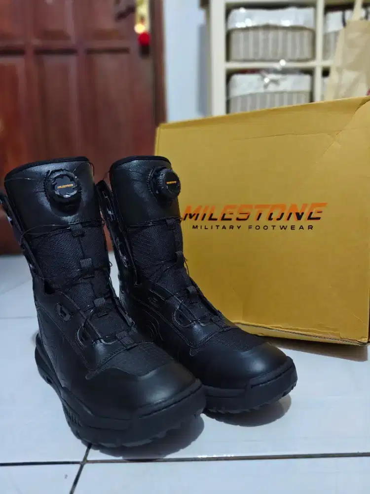 Sepatu PDL tali putar premium baru di coba jual kembali