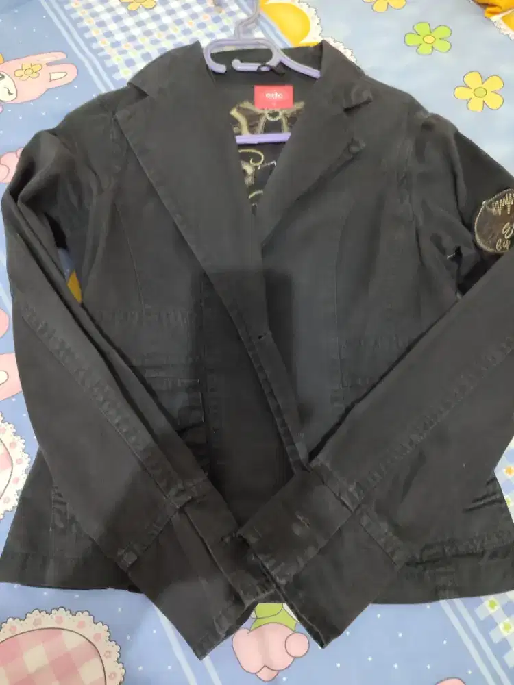 Semi jas merk Eds Esprit warna Hitam uk S