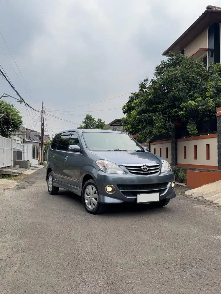 Toyota avanza 1.5 S AT