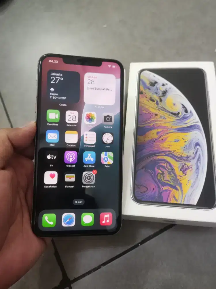 Iphone xs max 64gb fullset resmi ibox
