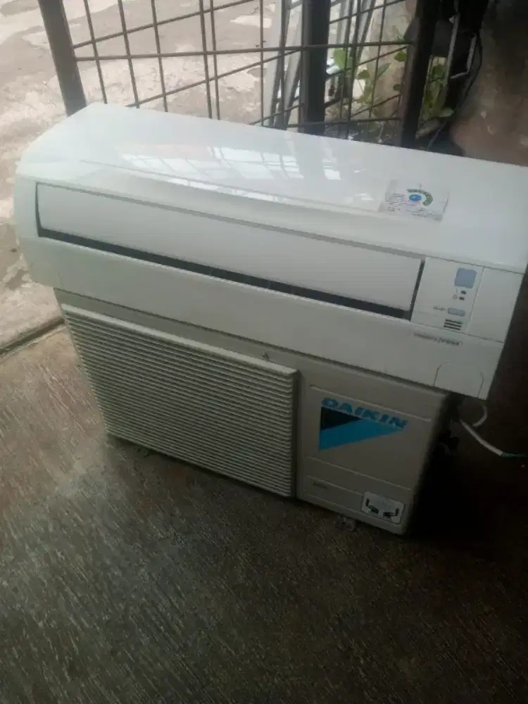 Ac Daikin 1 pk r32 dingin