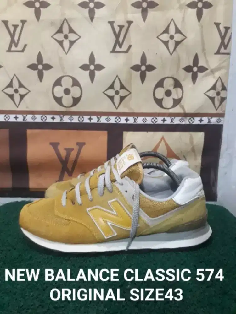 NEW BALANCE CLASIC 574 ORIGINAL SIZE43 kndisi ok siap pakai asli