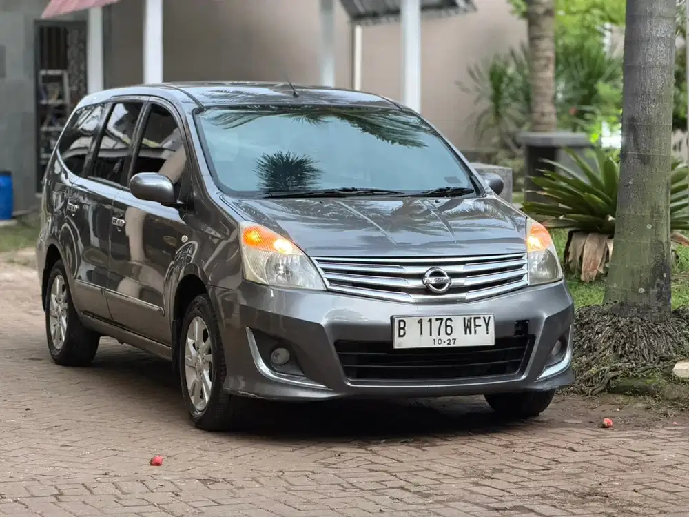 Nissan Grand livina 2012 Bensin