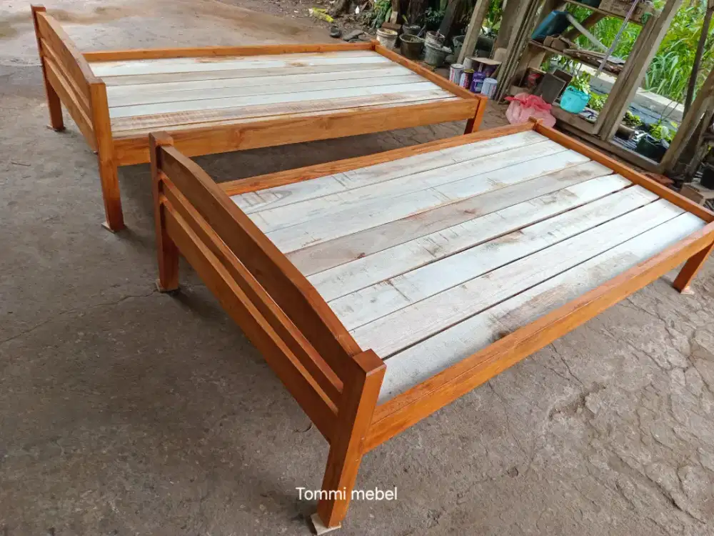 Ranjang kayu 120x200