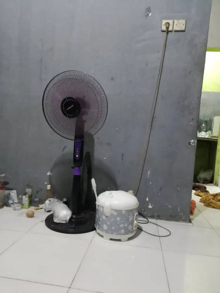 Di jual kipas carslan plus magiccom miyako plus tabung gas 3kg