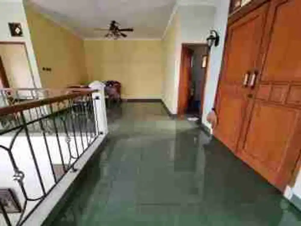 rumah 2lt lega 150m²‼️,  pinggir jakarta, di Bintara