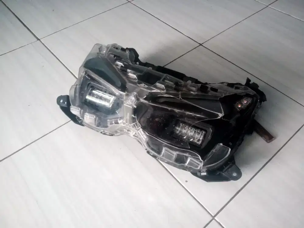 Reflektor lampu depan aerok 155 ( bahan costum)