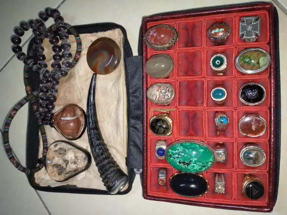 Ragam batu akik dan kalung unik antik