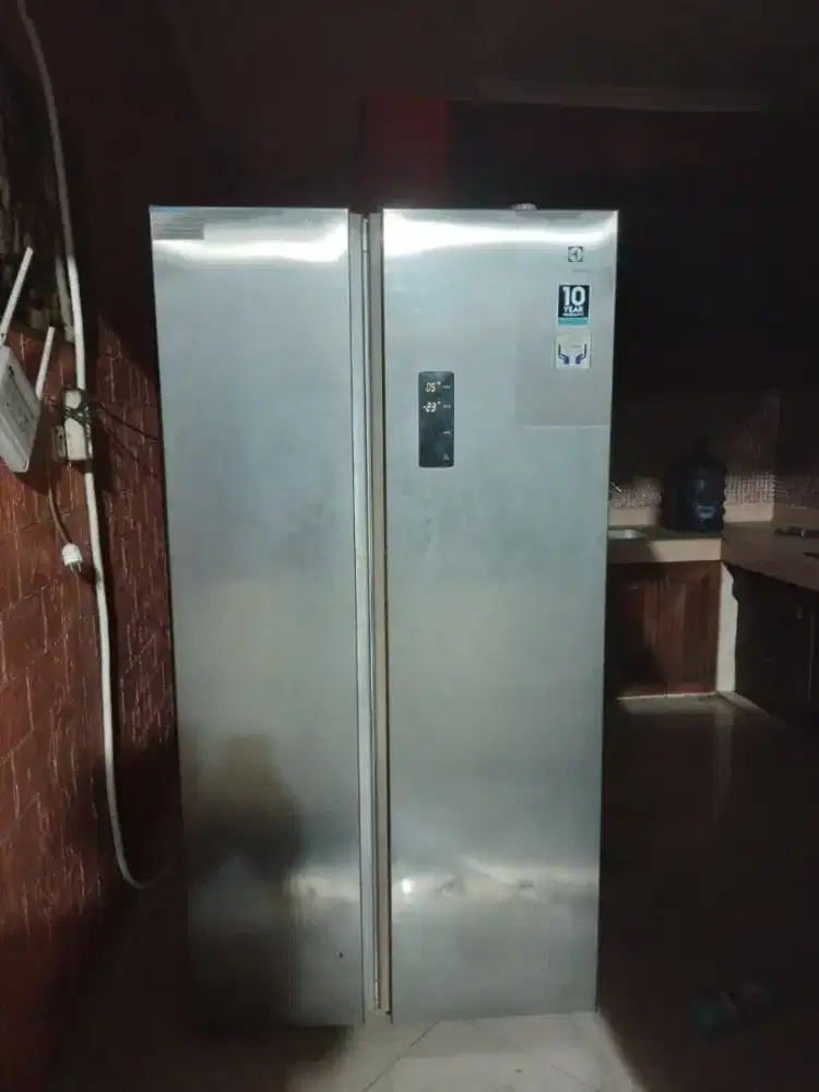 Kulkas Electrolux Side by Side