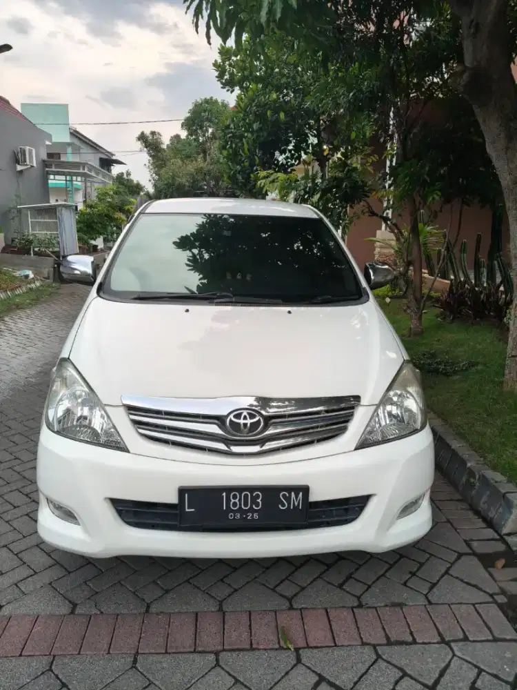 Toyota Kijang Inova 2011 G Luxury AT