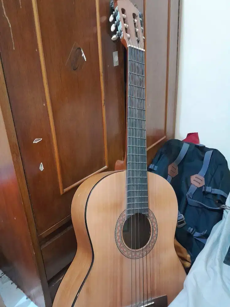 Gitar Yamaha Bekas, Suara masih oke. Minus scratch dikit