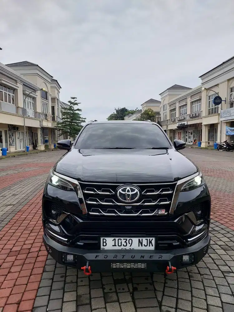 Fortuner 2.8 GR 4x2 AT  antik