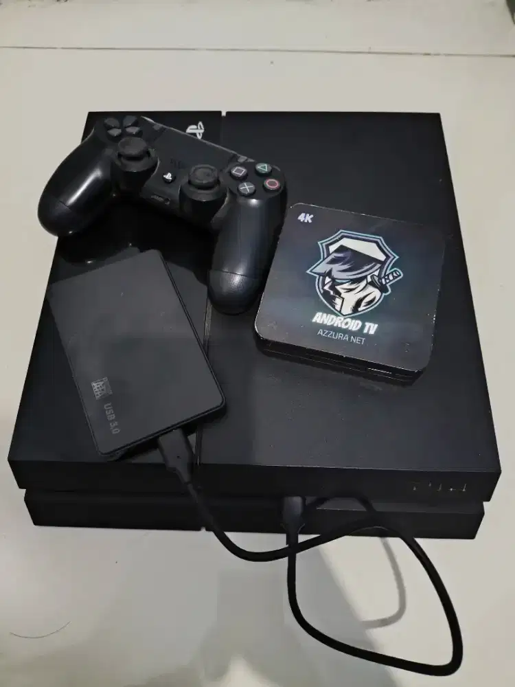 PlayStation 4 PS4 Hand 500Gb + HDD eksternal 500 Gb