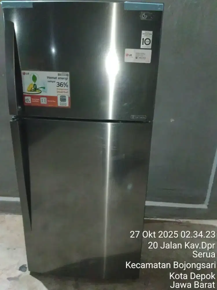 Kulkas baru kondisi 90%