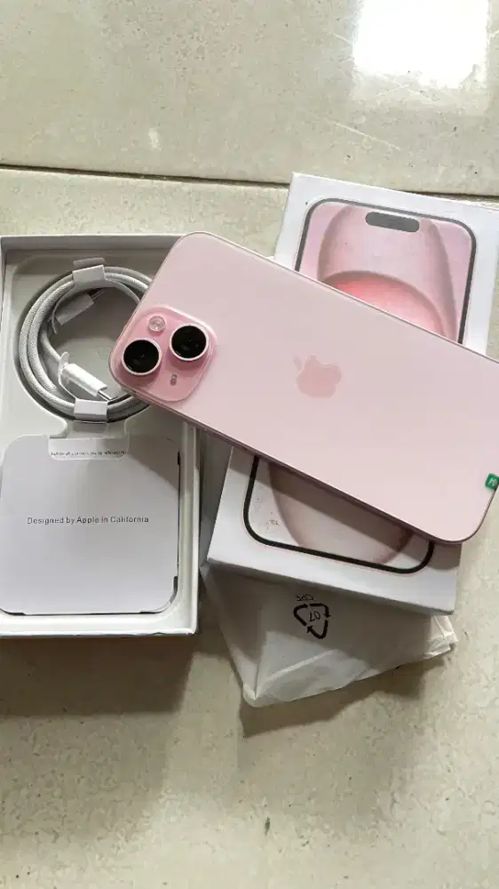 iPhone 15 basic pink 128