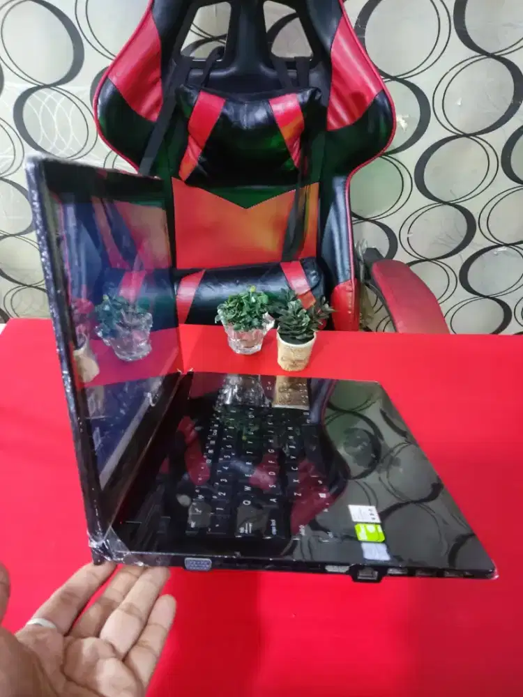 ASUS Pro P2240UQ [RAM 8GB/SSD/NVIDIA]