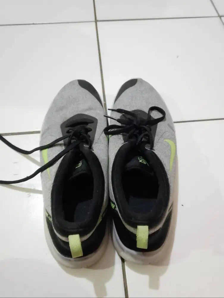 NIKE flex experience 8 - grey lime