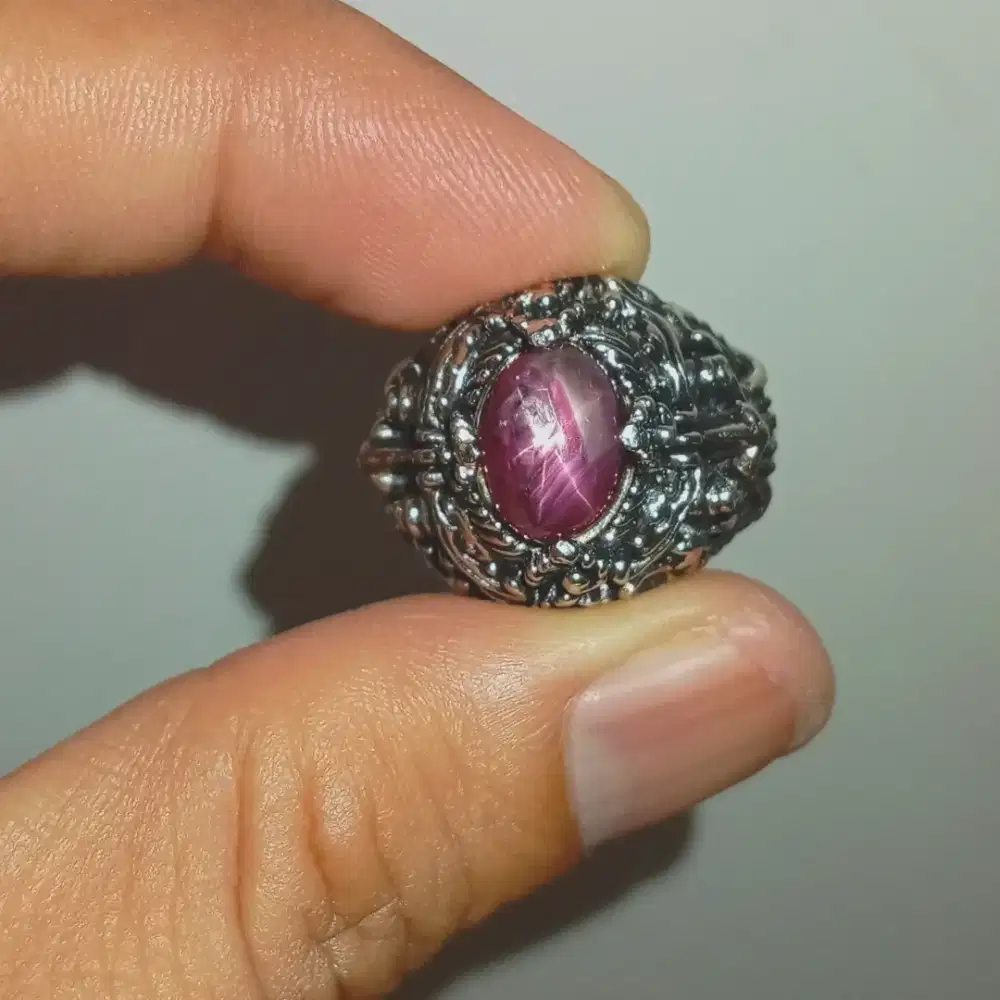 Ruby Belang Natural Star Ruby 6.65 ct ring Ukir