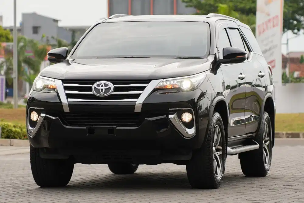 SUV Tersantun! Toyota Fortuner 2.4 VRZ 2018 Black Diesel x1 pajero