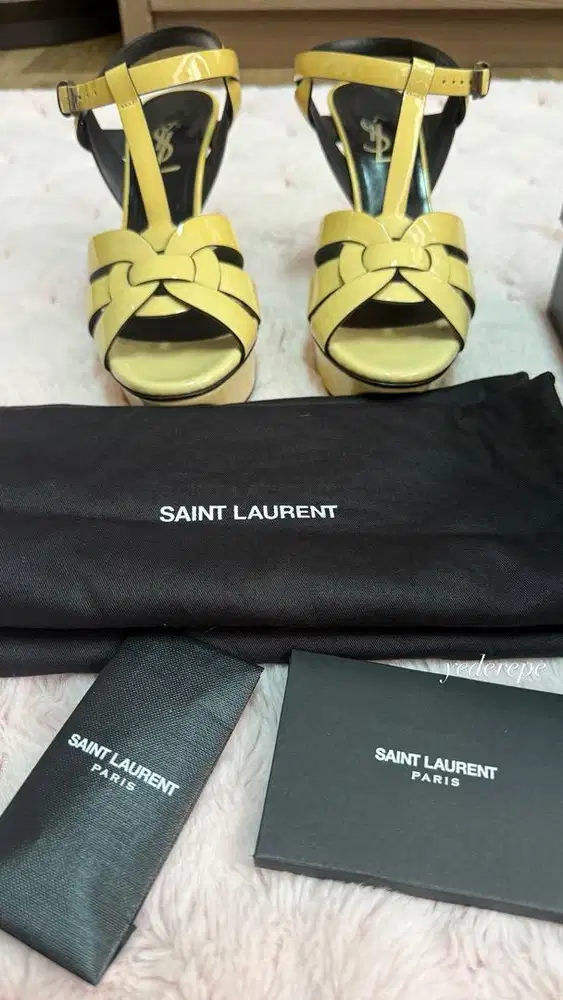 YSL Vitello Vernice Soft Neutro