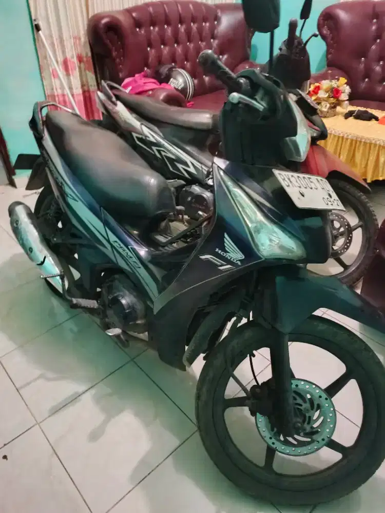 DIJUAL SUPRA X 125 HELM-IN