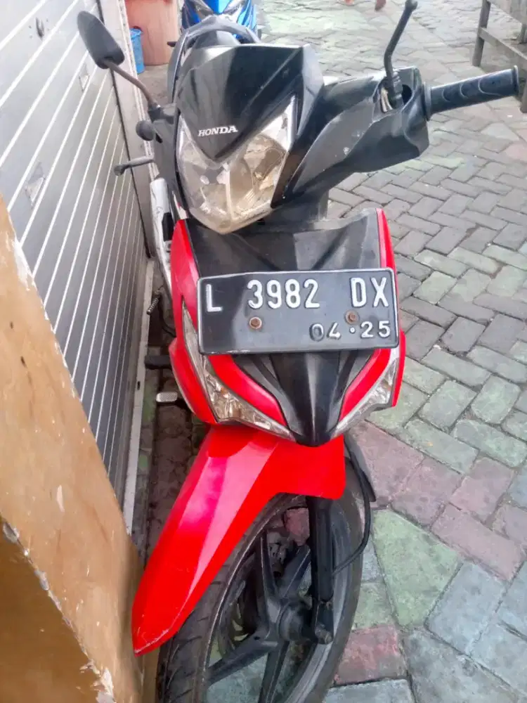 Di jual motor Supra x 125 injeksi th 2015