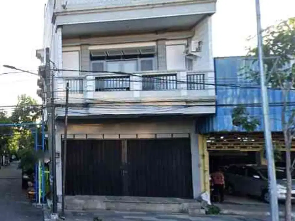 Disewakan Ruko 3 lantai 0 jalan raya Dharmawangsa