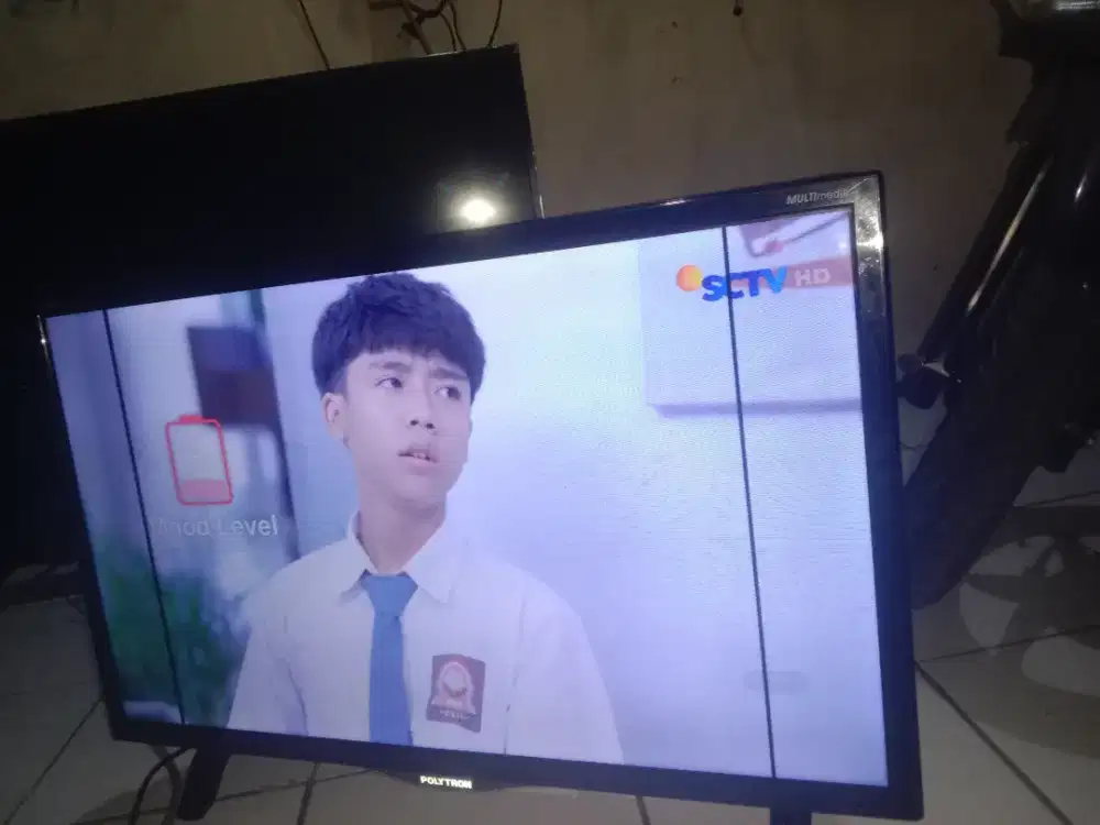 Tv led di gital polytron.. Kondisi minus layar bergaris