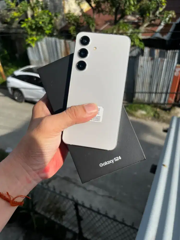 Samsung S24 Basic 8/256 Garansi Resmi Agustus 2026