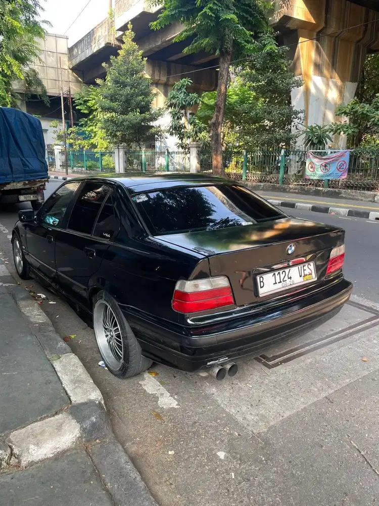 BMW 318i 1993 Bensin