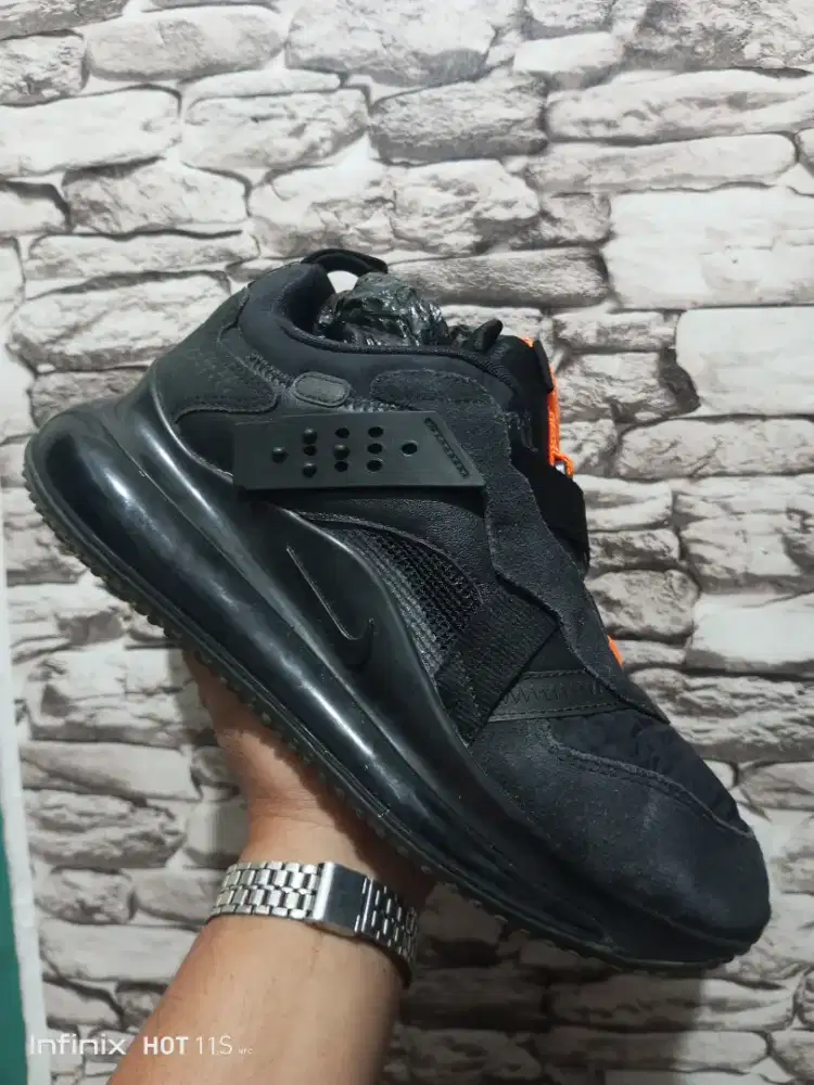 SEPATU NIKE AIRMAX 720