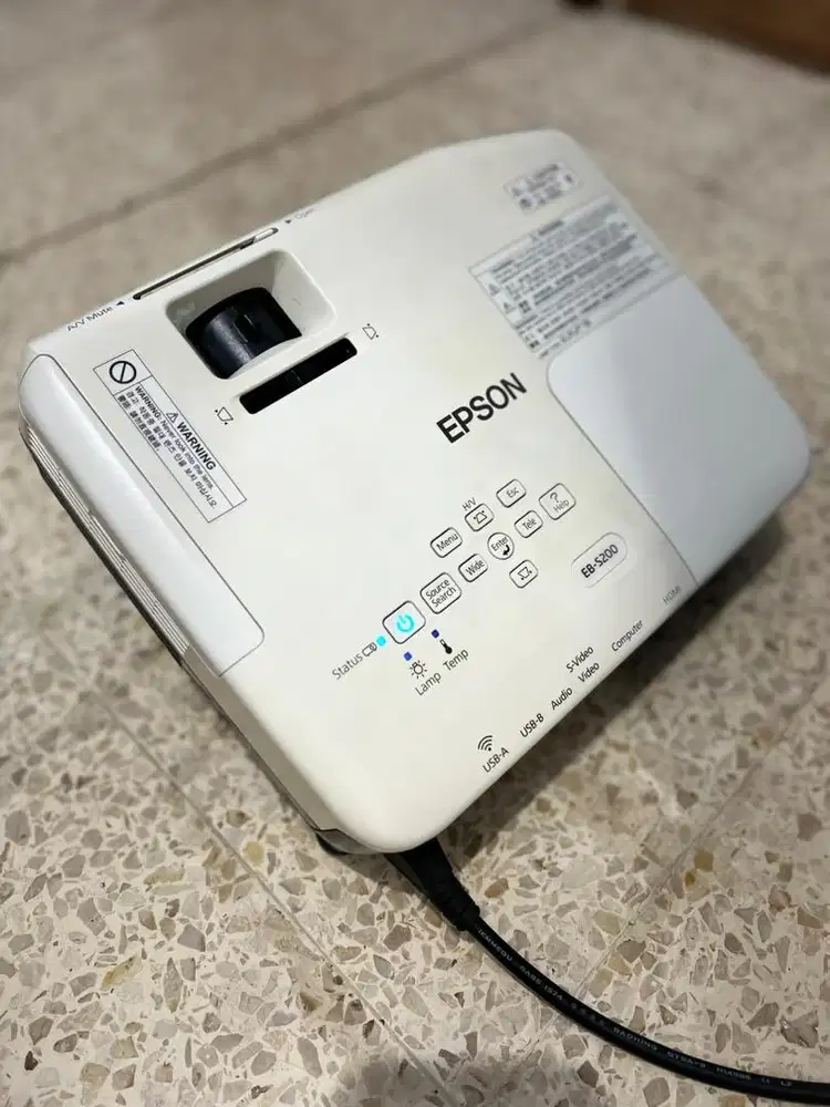 PROYEKTOR EPSON EB-S200 MULUS NORMAL