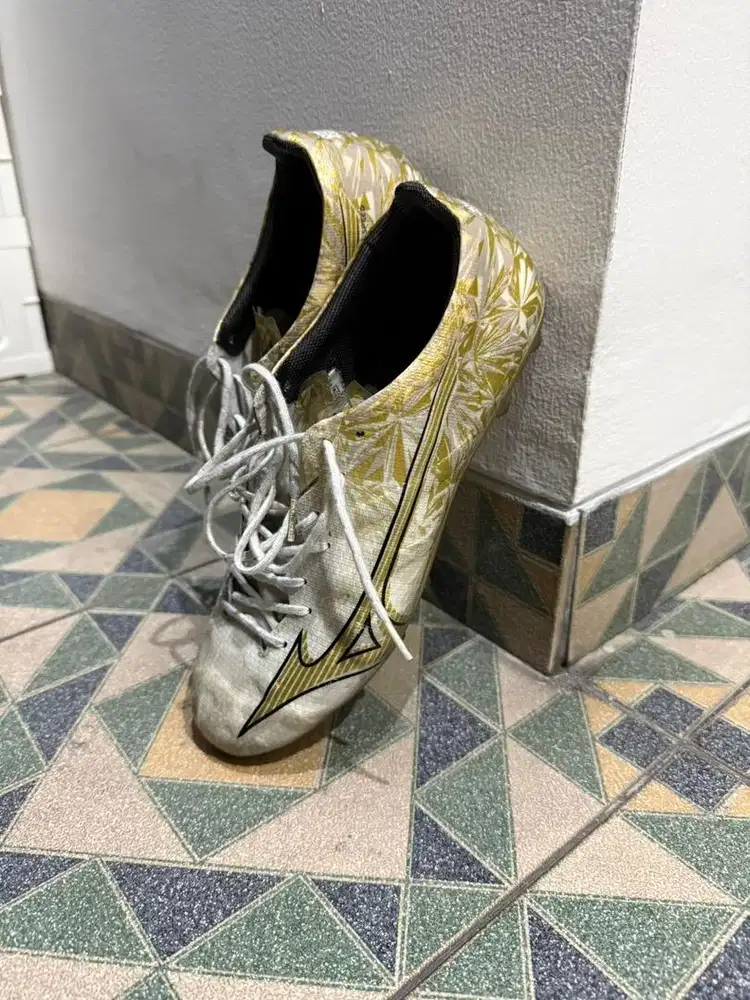 Mizuno , Alpha Elite AG Size 42