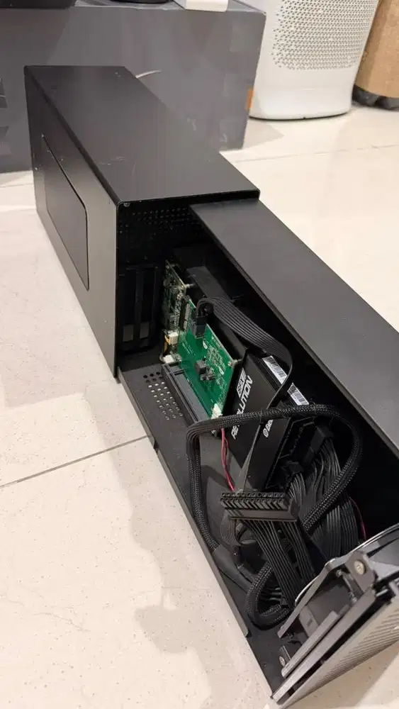 EGpu Akitio Node Thunderbolt 3 PSU 650Watt Enermax 80+ Golf