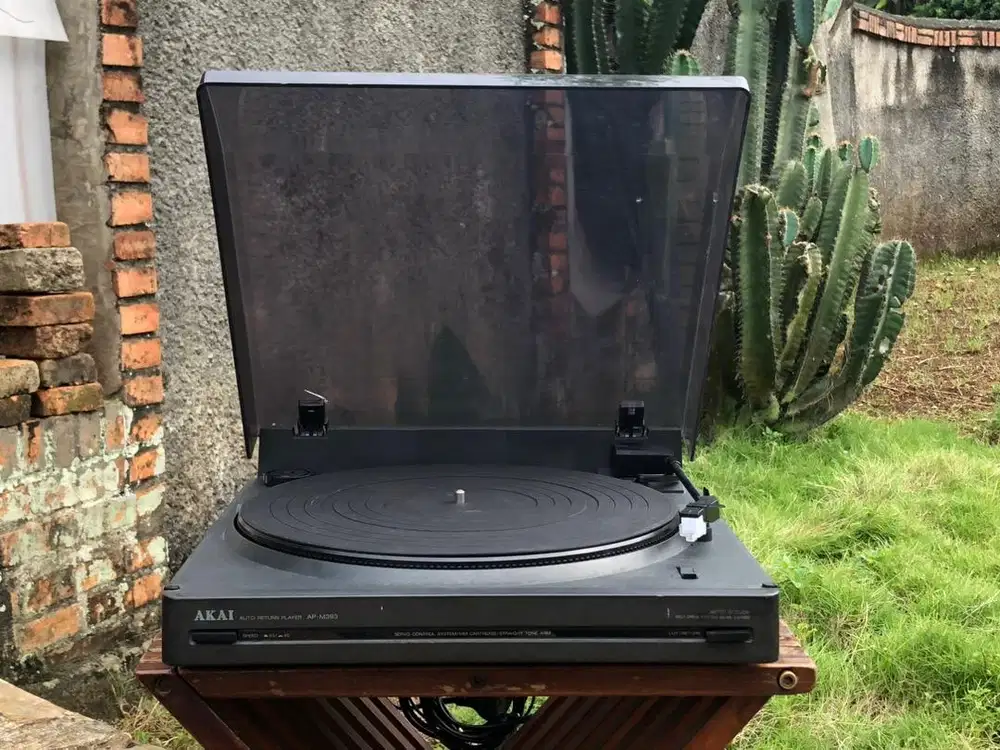 Turntable Akai AP-M393 pemutar piringan hitam