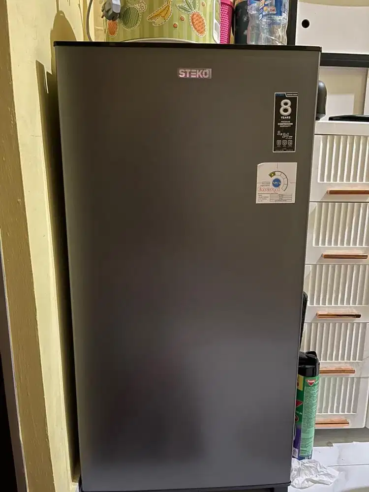 KULKAS STEKO BARU 4 bulan pemakaian